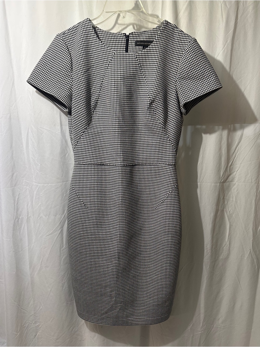 Banana Republic Black and White Houndstooth Midi Sheath Dress
